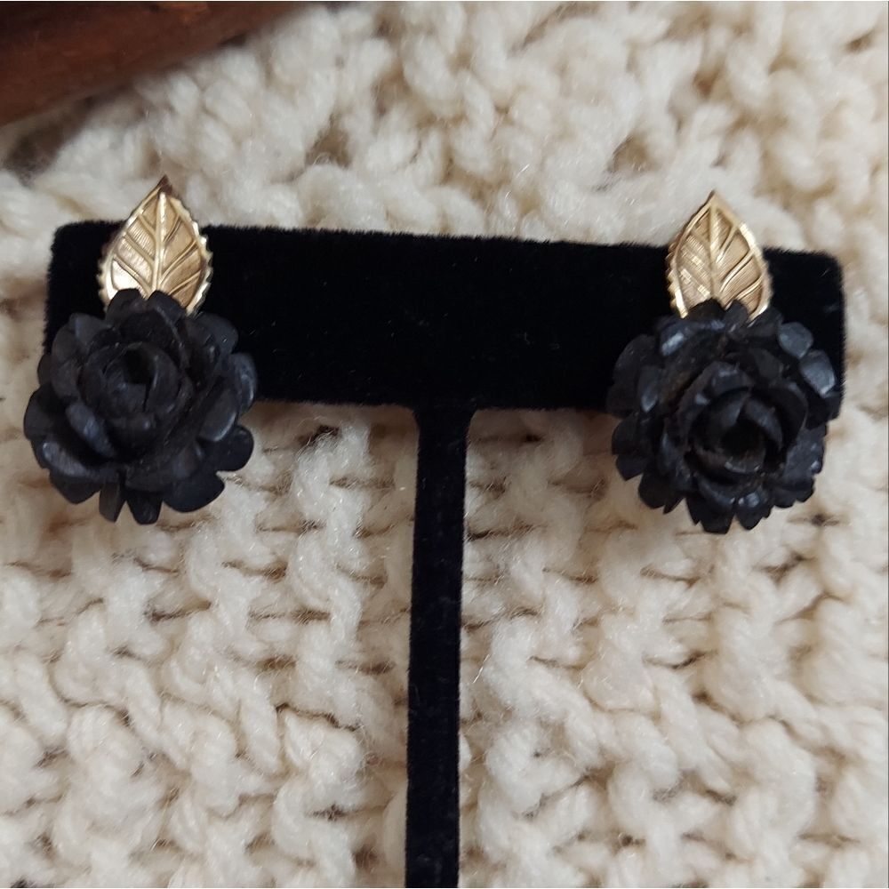 Vintage Van Dell Gold Filled Screw Back Earrings